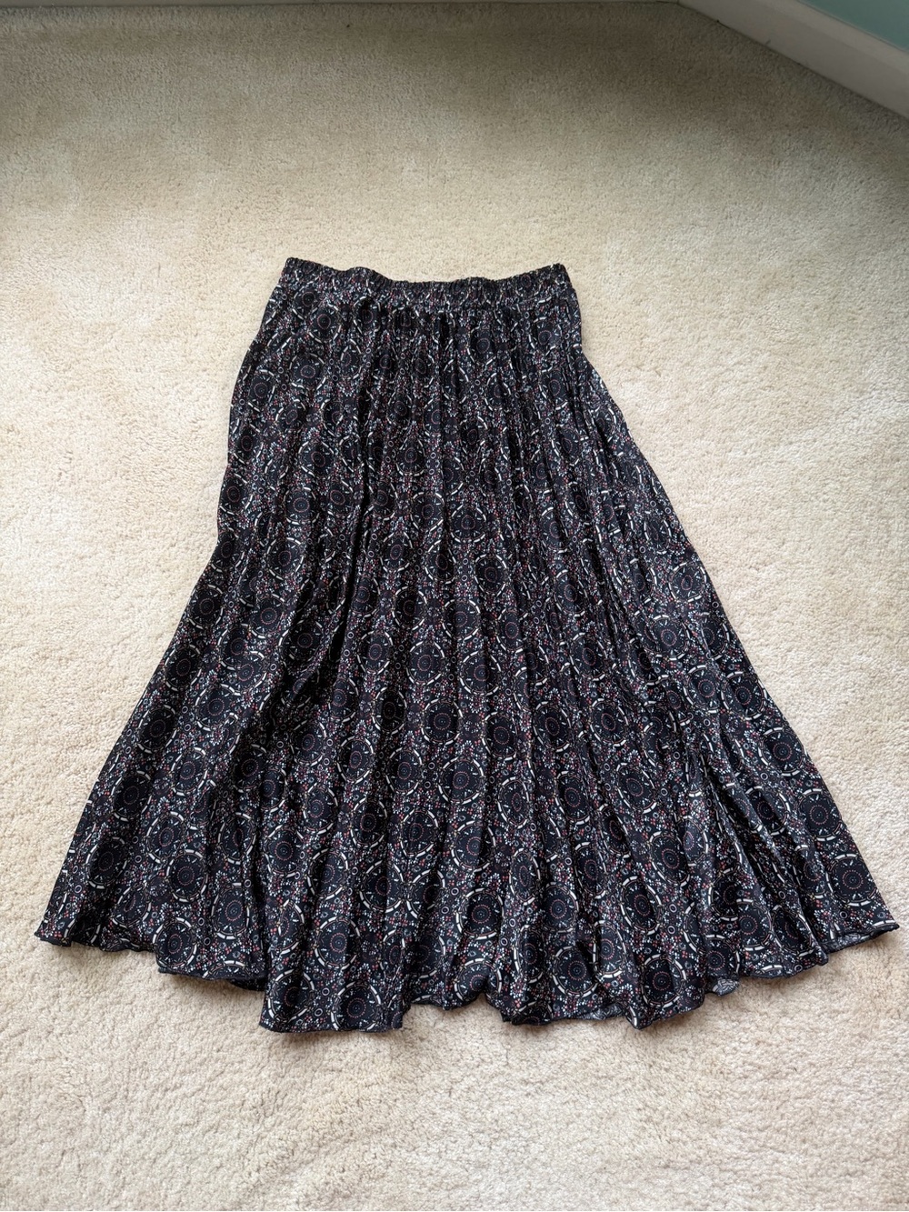 Max Studio Women's Black Baroque Print Pleated Accordion Midi Skirt - M - VGUC
